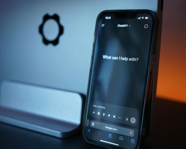 A marketing ai phone ready to search.